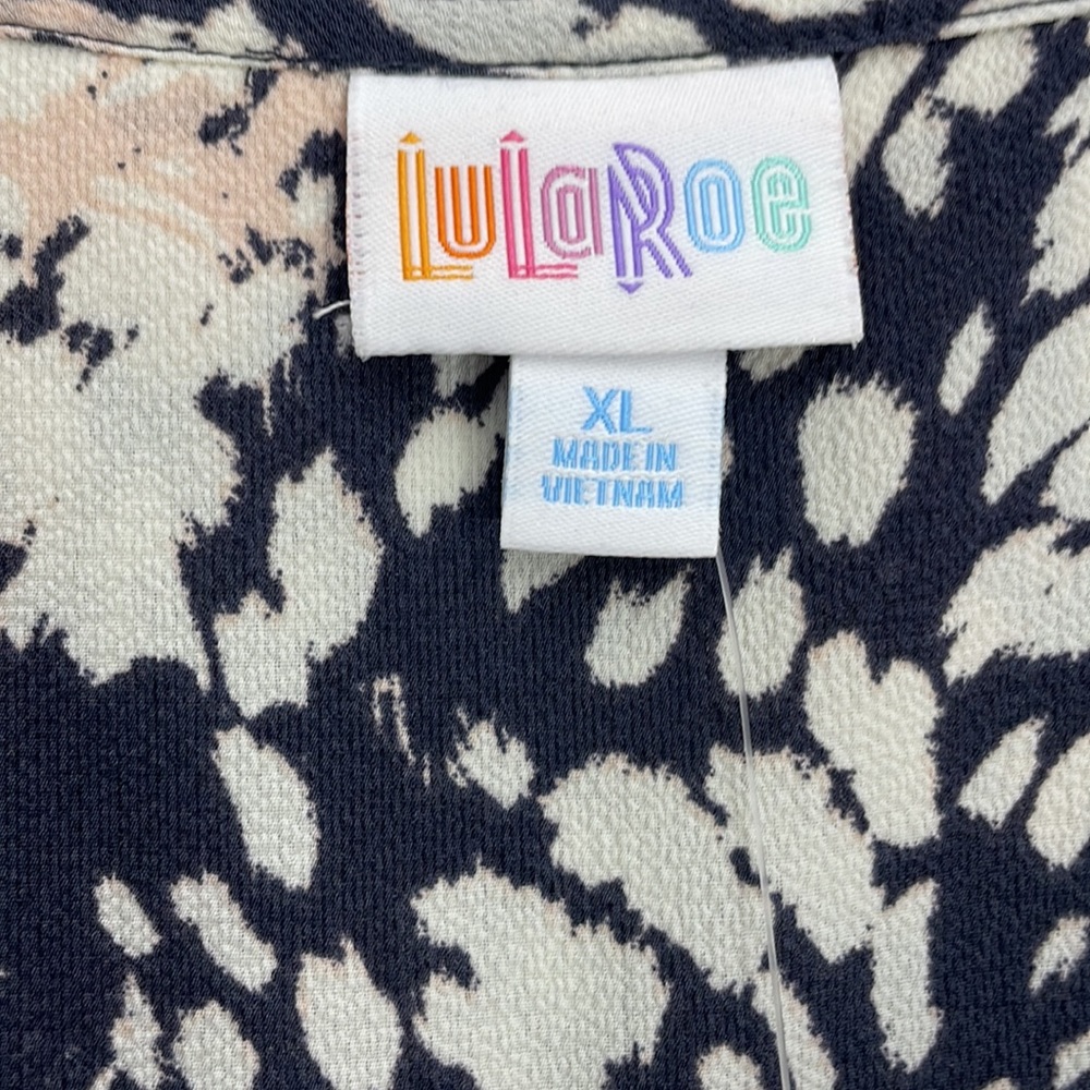 LuLaRoe Shannah top extra-large crêpe blouse, short sleeve new tags - Picture 2 of 7